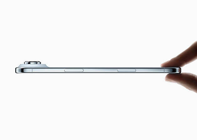 Revoluční tenký iPhone překvapuje. Je nejodolnější a poráží tenký samsung
