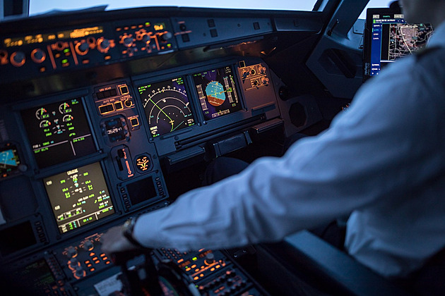 Dřímání pilotů v kokpitu se stává pravidlem. Německé odbory varují před riziky
