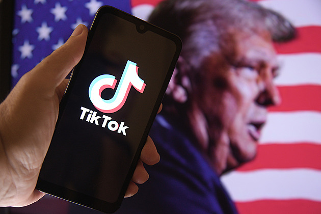 „Mladí budou šťastní.“ USA a Čína se dohodly na pokračování TikToku, naznačil Trump