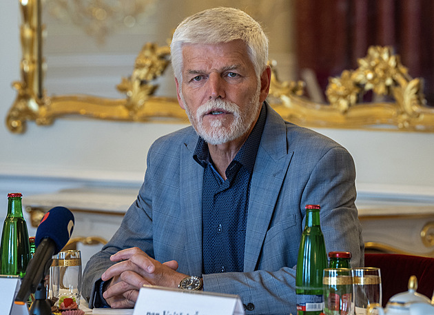 Pavel chce před volbami v projevu uklidnit veřejnost a vyzvat k hlasování