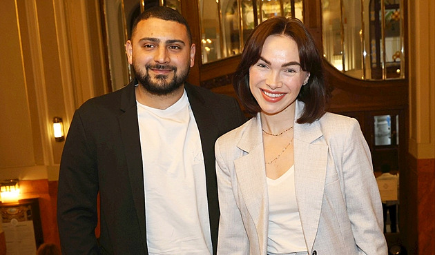 Jsem šťastná, říká Nývltová o svatbě s Ramadanem. V Česku ale neplatí