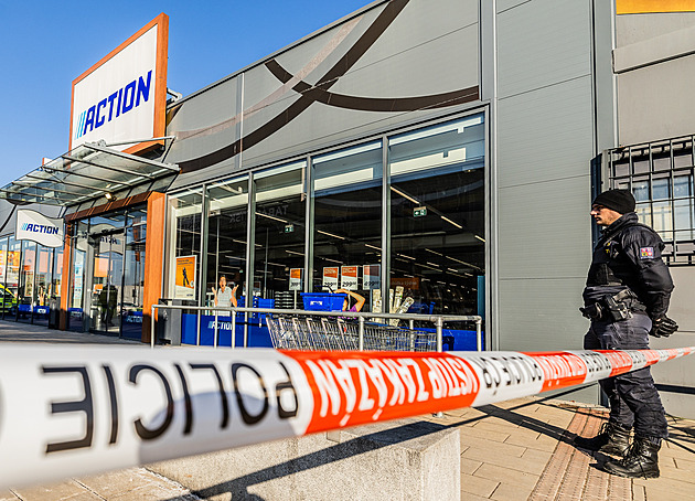 Ubodání prodavaček v Hradci míří k soudu, obviněný mladík byl při útoku příčetný