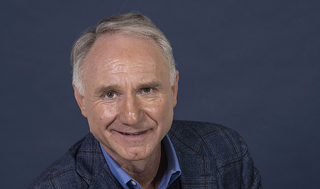 Dan Brown na Hradě posnídal s Petrem Pavlem. Prahu miluju, vyznal se spisovatel