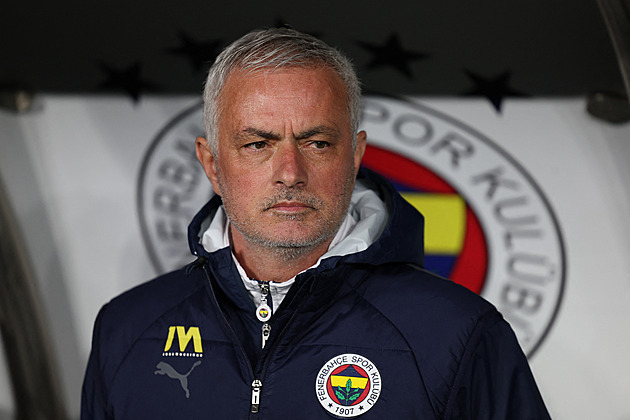 Fotbalové přestupy ONLINE: Mourinho míří do Benfiky. Jásir patří Olomouci
