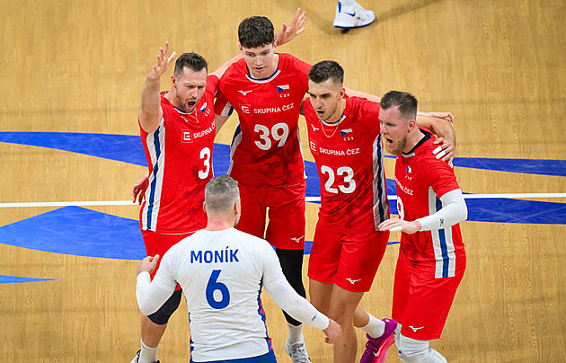 Volejbalisté poslali Brazílii domů, na MS si zahrají osmifinále. Proti Číně zářil Indra