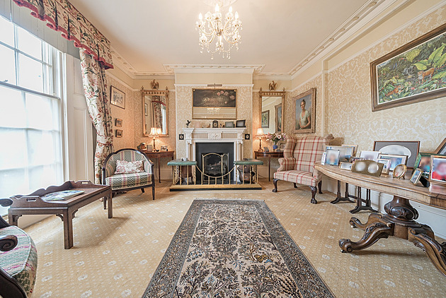 Dům zesnulého šéfa F1 je na prodej. Kousek historie stojí dvě desítky milionů