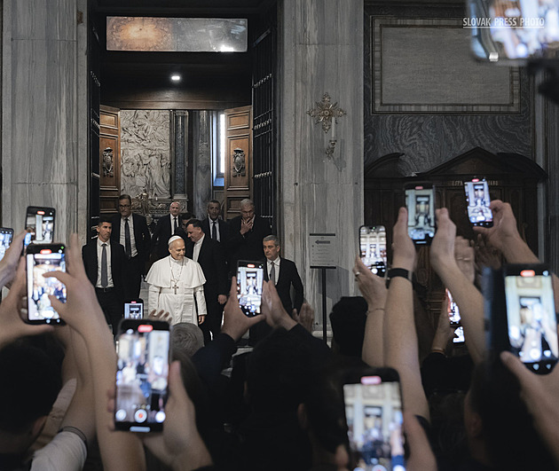 Hlavní cena letošního Slovak Press Photo byla za snímky nového papeže