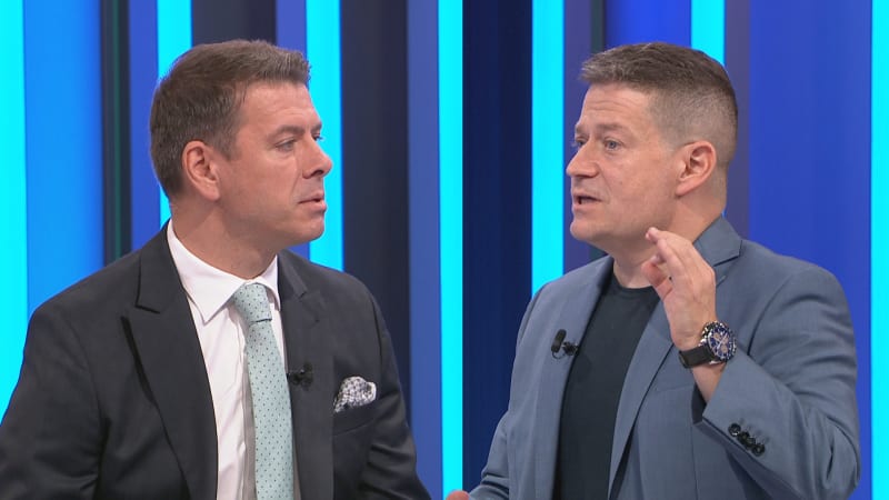 Je čas říct dost, odmítl povolenky Nacher. Před volbami se probouzíte ze snu, odvětil Skopeček