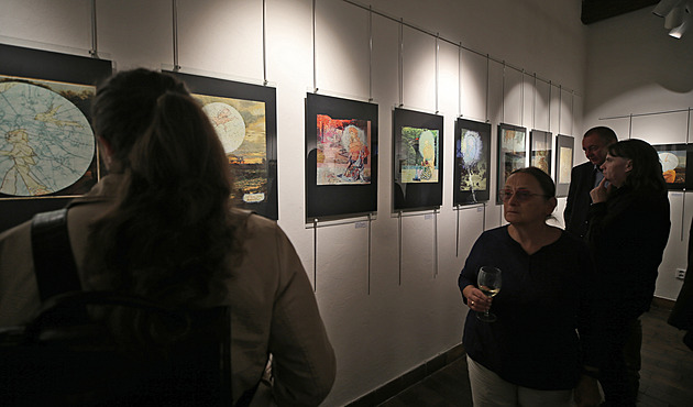 Galerie praskala ve švech. Výstava mistra Nováka je událostí roku