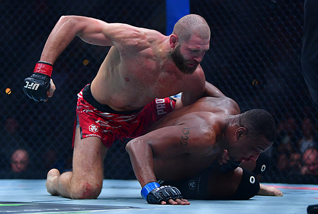 Procházka vs. Rountree: hlavní karta UFC 320, kde turnaj sledovat