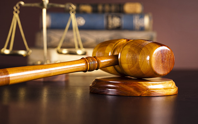 Invalidu soudí za zastřelení žárlivce, který ho napadl kvůli narážkám vůči podnájemnici