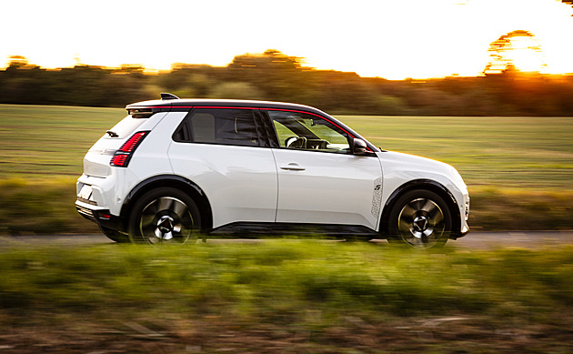 Renault 5: nekonečně stylový elektrický frajer není pro každého