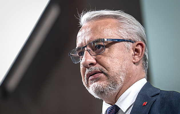 Cílem je férový růst platů ve veřejné sféře, říká šéf odborů Středula