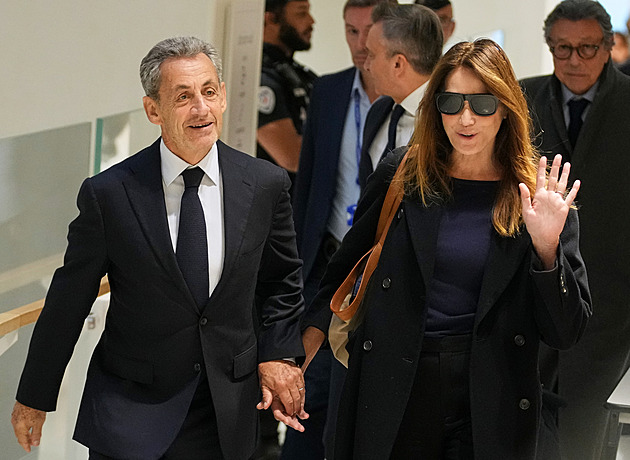 Sarkozyho v kauze peněz od Kaddáfího odsoudili na pět let za zločinné spolčení