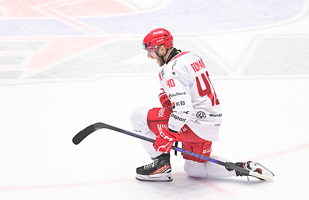 ONLINE: Třinec válcuje Pardubice. Na ledě Dynama vede 4:0, září Kovařčík