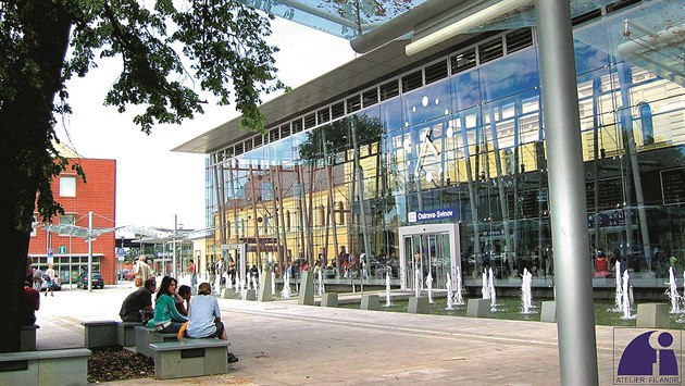 Autista z Prahy se ztratil na nádraží v Ostravě. Strážníci mu koupili jídlo i jízdenku