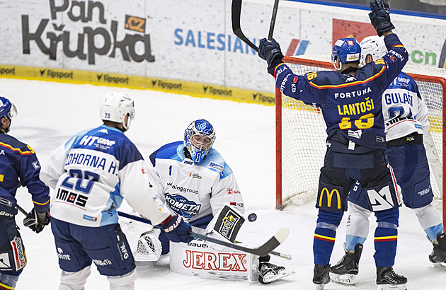 Motor rozcupoval Kometu 8:0, Hradec už není poslední. Kladno pokračuje v trápení