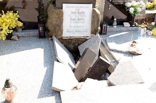 Desítky hrobů v Olomouci poškodil několikrát trestaný muž, patrně hledal cennosti