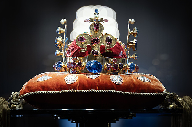 Rekordní výstava na Hradě. Korunovační klenoty obdivovalo přes 50 tisíc lidí