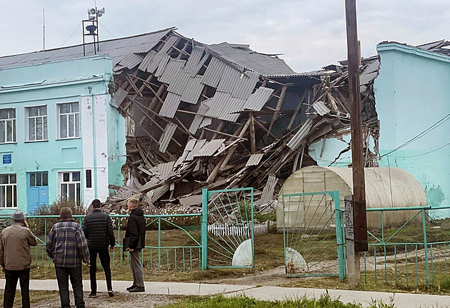 Na záchod na kbelík. Ruské školy jsou v havarijním stavu, žákům padají na hlavu