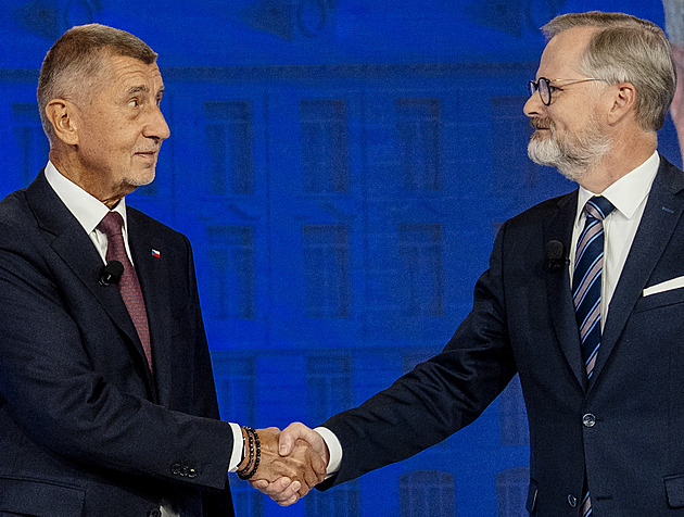 Babiš i Fiala přijeli do poslední debaty na Nově. Sledujte ji online na iDNES.cz