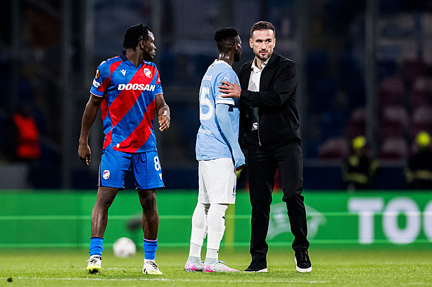 Rozhodčí v Plzni? Jako by domácí měli o hráče navíc, kritizoval kouč Malmö