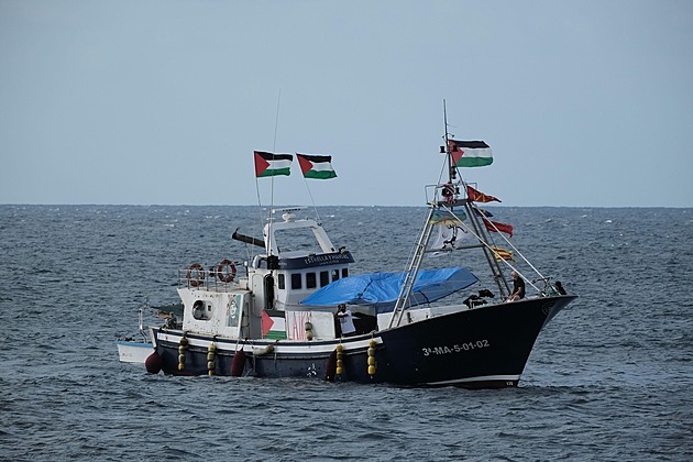 Kde je ta humanitární pomoc? Izraelci prohledali loď Thunbergové, nic nenašli