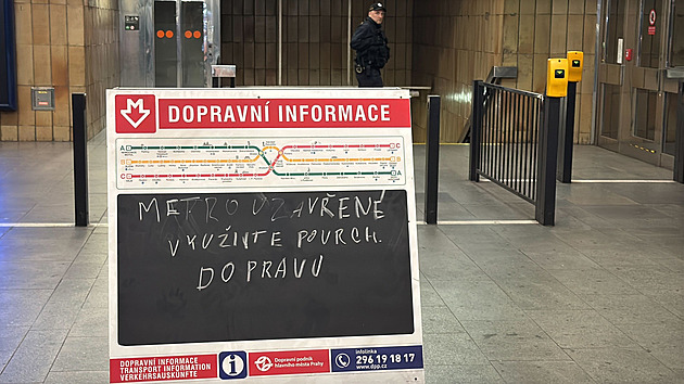 Na Chodově srazila souprava metra  člověka. Zavádí se náhradní autobusová doprava