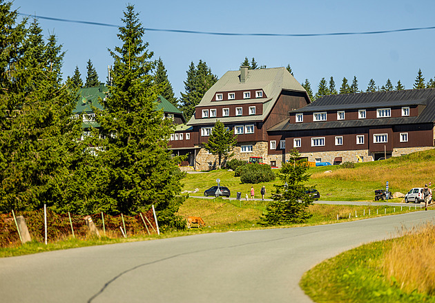 Silnice na Špindlerovku jako Jižní spojka. Vyjížďky na hřebeny trápí město i boudy