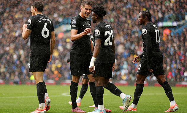 ONLINE: United vedou, v akci i Arsenal. Pak šlágr Chelsea-Liverpool, Tottenham slaví