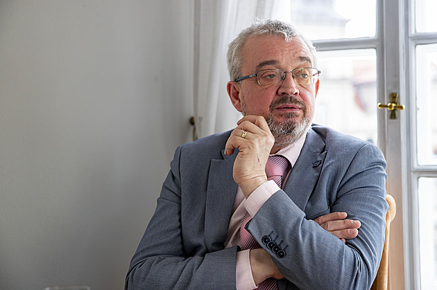 SMS opět pomohly. Marek Benda i po pětatřiceti letech setrvá ve Sněmovně