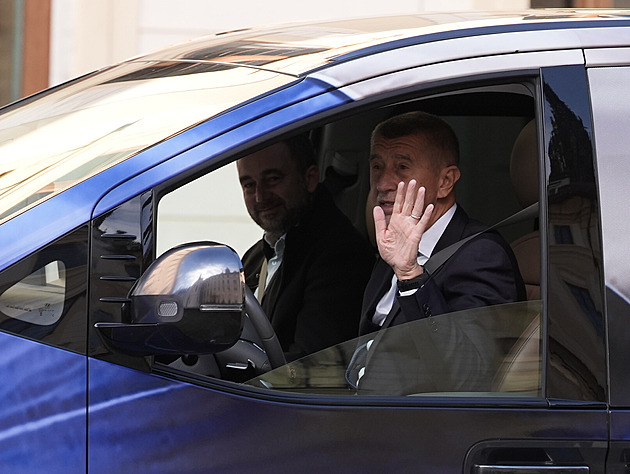 ONLINE: Prezident mě ještě nepověřil, bylo by předčasné, řekl Babiš