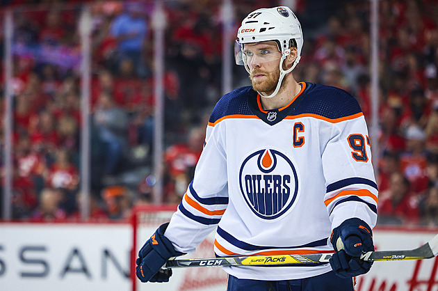 Nová smlouva je na světě. McDavid značně slevil, rekord se nekoná. A Edmonton slaví