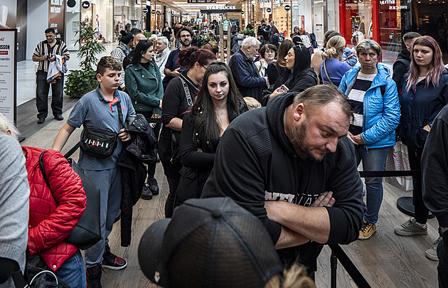 Jako ve Válce skladů, ale po česku. V Praze odstartovala loterie ztracených zásilek
