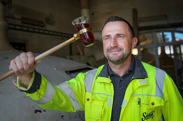Vaření piva kontroluju i doma z obýváku, říká sládek Samsona. Ochuceným speciálům nefandí