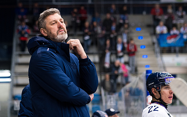 Sázka na neokoukaného srdcaře, který šel od píky. Jak chce Nedvěd probudit Spartu?