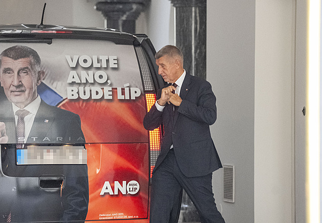 Nečekejte, že dnes oznámím vládu, zatím to nevypadá, oznámil Babiš