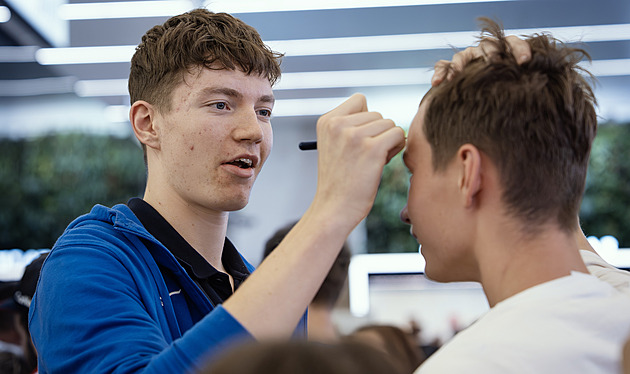 Mamka víc řve, po tátovi jsem Komár, hlásí pilíř „volejbalového zázraku“