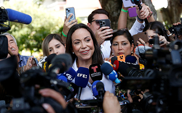 Držitelka nobelovky věnovala cenu Trumpovi. Díky, odpověděl. Ale Putinovi