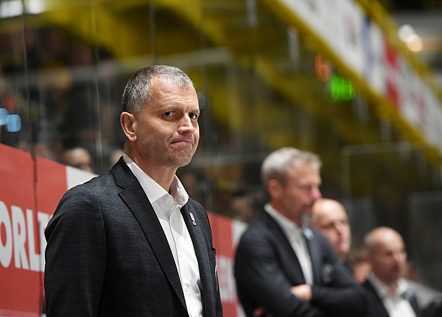 Dusno v Litvínově, kotel supěl, policie v pozoru. Na emoce mají právo, řekl Broš