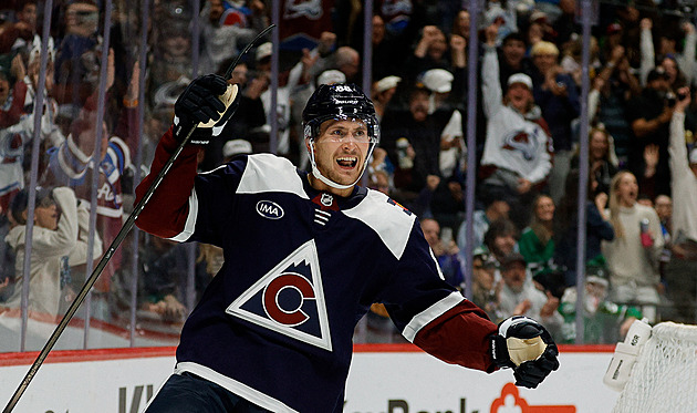 Skvělý Nečas si připsal tři body, první gól v sezoně slavil Zacha