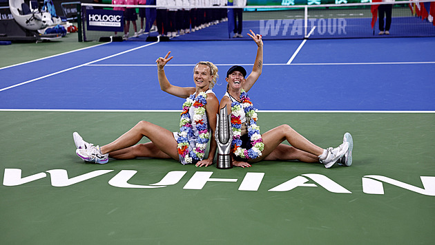 Siniaková s Hunterovou ovládly debl Wu-chanu, V Šanghaji slaví titul kvalifikant