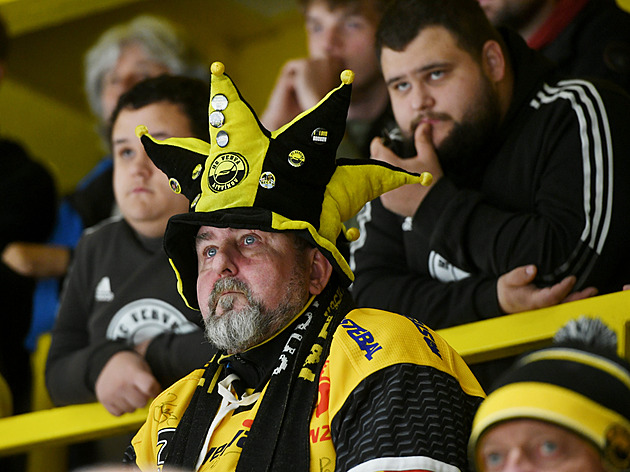 Hradec ovládl derby, Budějovice podlehly Spartě. Třinec jde do čela, Litvínov v krizi