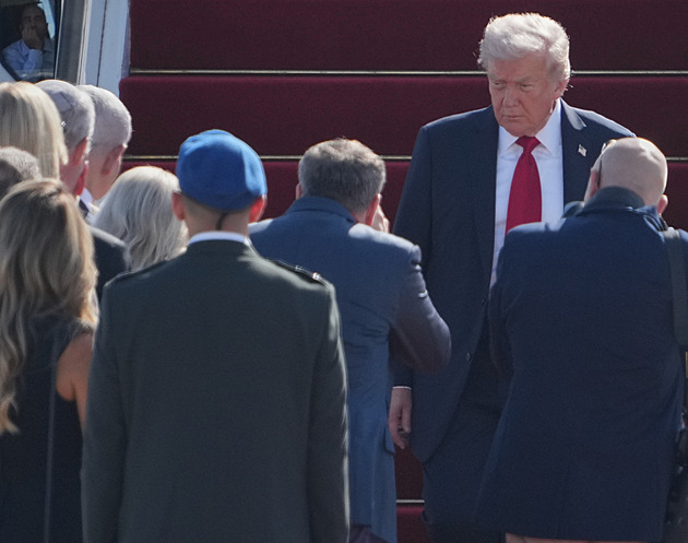 Trump přiletěl do Izraele. Za dohodu s Hamásem obdrží státní vyznamenání