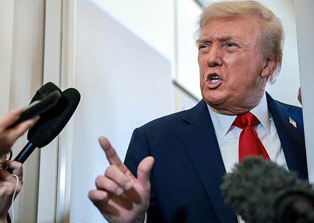 Trump se zmýlil. Břemeno vyšších cel nesou americké firmy a spotřebitelé