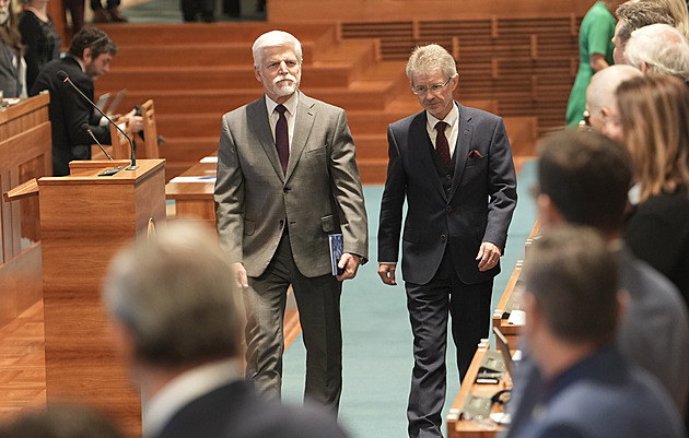 Slušní lidé, vynikající právníci, řekl Pavel o kandidátech do Ústavního soudu