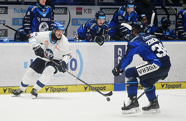 ONLINE: Kladno jde znovu do vedení, Pardubice se trápí, Kometa znovu prohrává