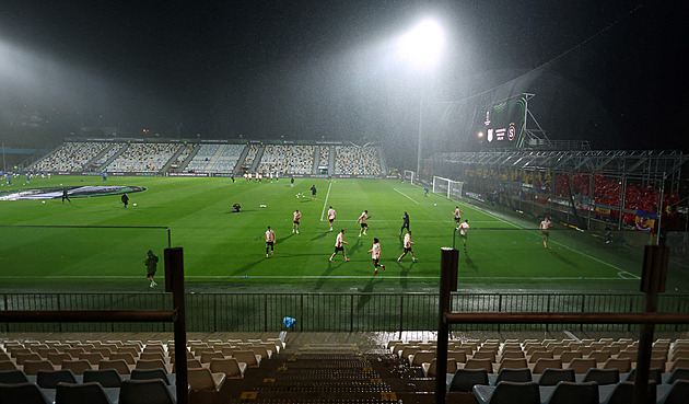 ONLINE: Rijeka - Sparta 0:0, gól domácích neplatí, sudí přerušuje hru kvůli počasí