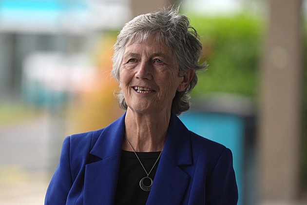 Irové vybírají novou hlavu státu. Potřetí v historii se jí stane žena