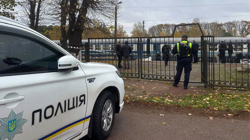 Útočník odpálil výbušninu na ukrajinském nádraží. Zabil tři ženy, sám poté zemřel v sanitce